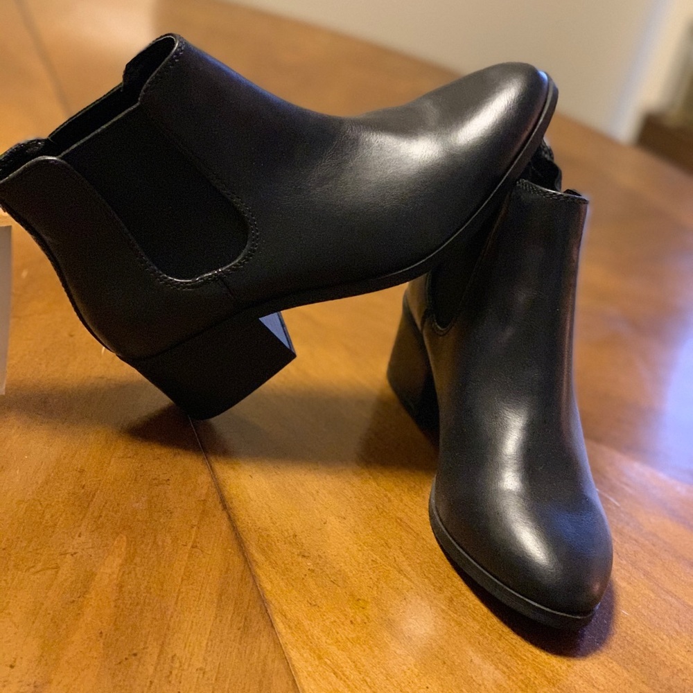 Black ankle booties faux leather size 10